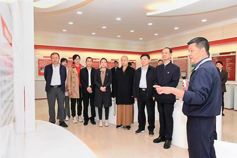 福建省人大常委會(huì)黨組書記、副主任雷春美和全國(guó)人大代表到順昌虹潤(rùn)等地調(diào)研