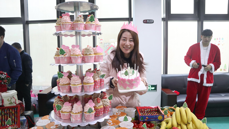 繽紛平安夜，歡樂圣誕節(jié) | 寶開舉辦第四季度員工集體生日會