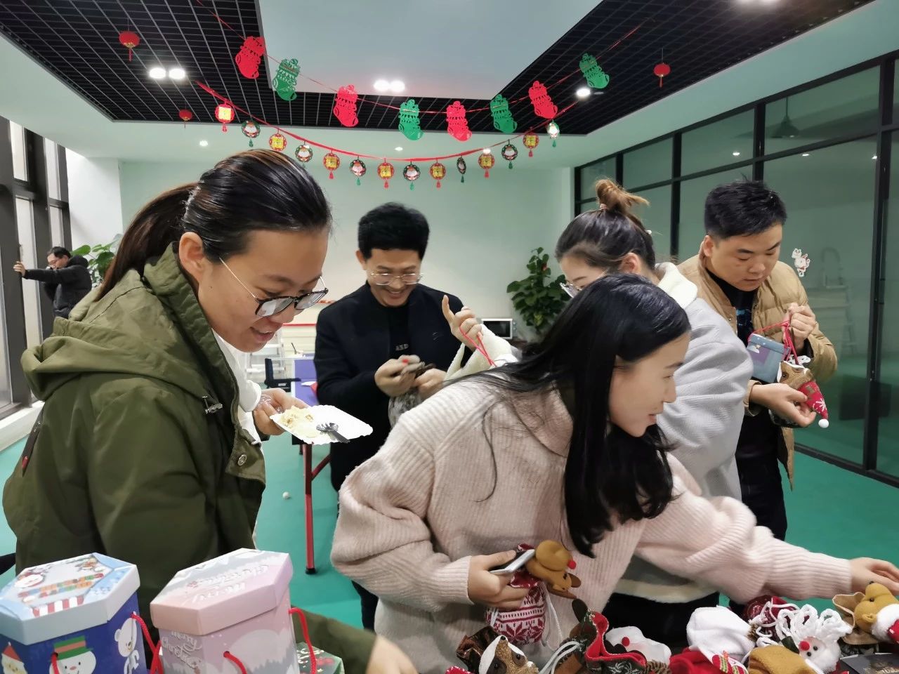 圣誕主題生日趴 | 濃情暖意平安夜，誕愿有你共前行