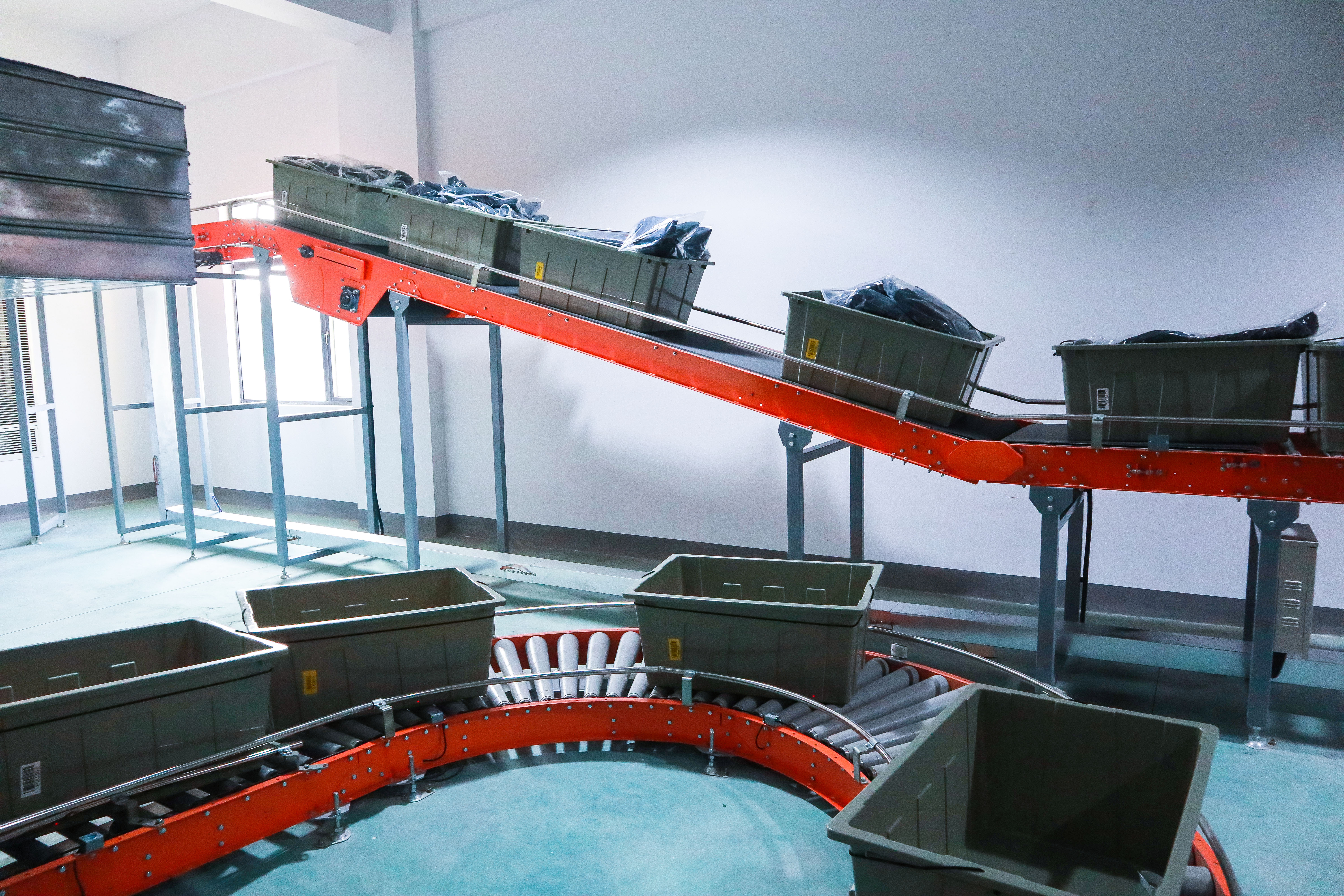 案例新聞 | 官宣！雅鹿物流中心自動化揀選輸送項目完工驗收！