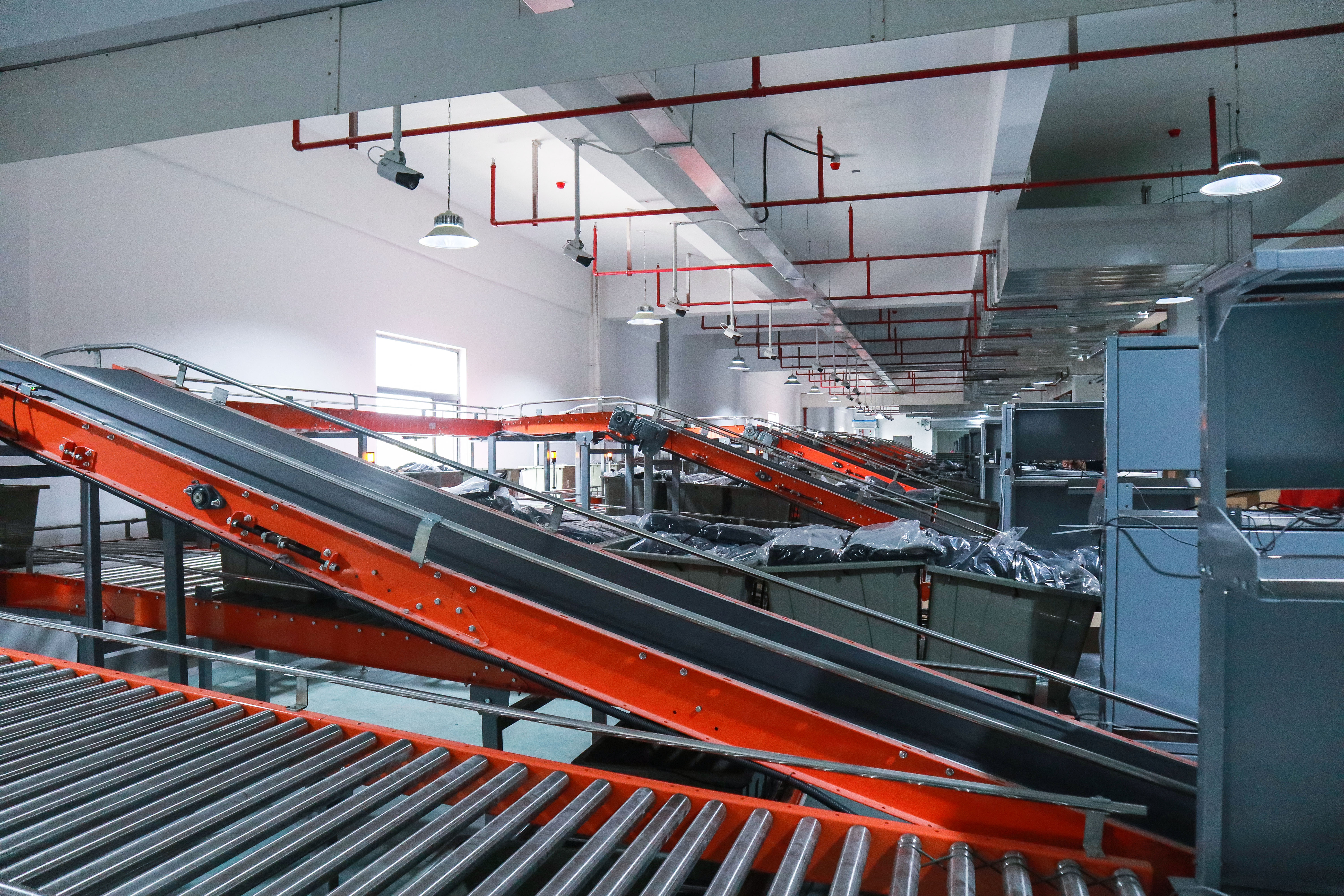 案例新聞 | 官宣！雅鹿物流中心自動化揀選輸送項目完工驗收！