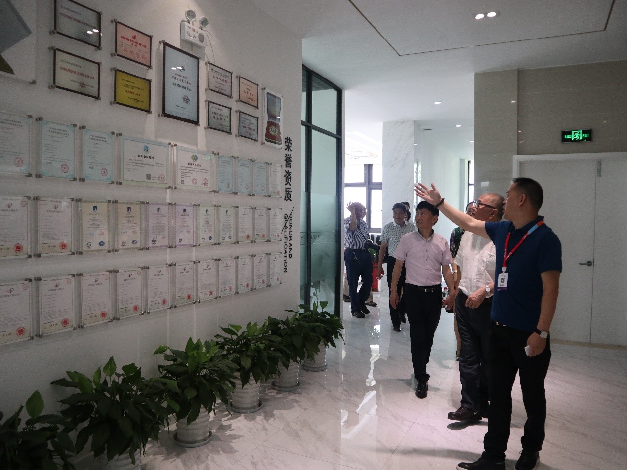 新聞 | 無錫市原政協(xié)領(lǐng)導(dǎo)、吳涇鎮(zhèn)黨委領(lǐng)導(dǎo)一行蒞臨寶開參觀考察