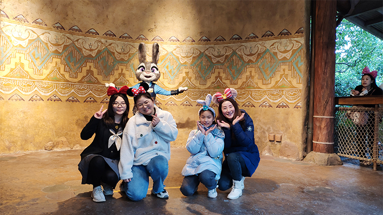 Happy Women’s Day | 歡度三八節(jié)，我們相約上海迪士尼樂園