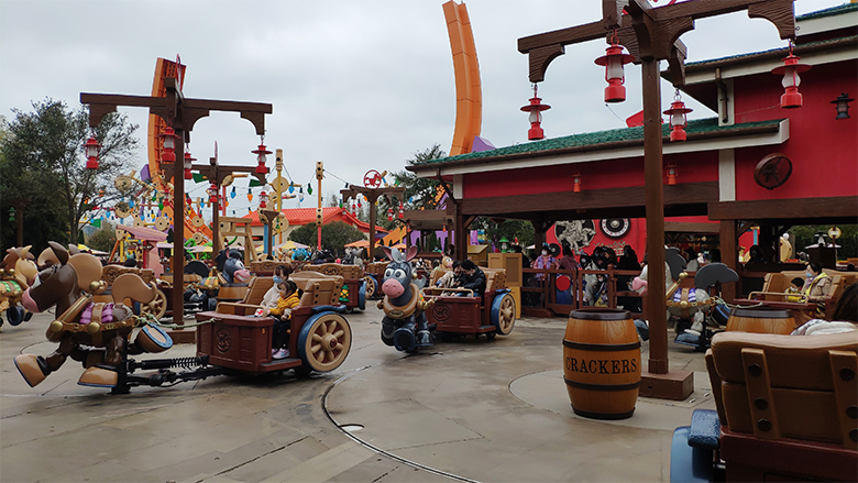 Happy Women’s Day | 歡度三八節(jié)，我們相約上海迪士尼樂園