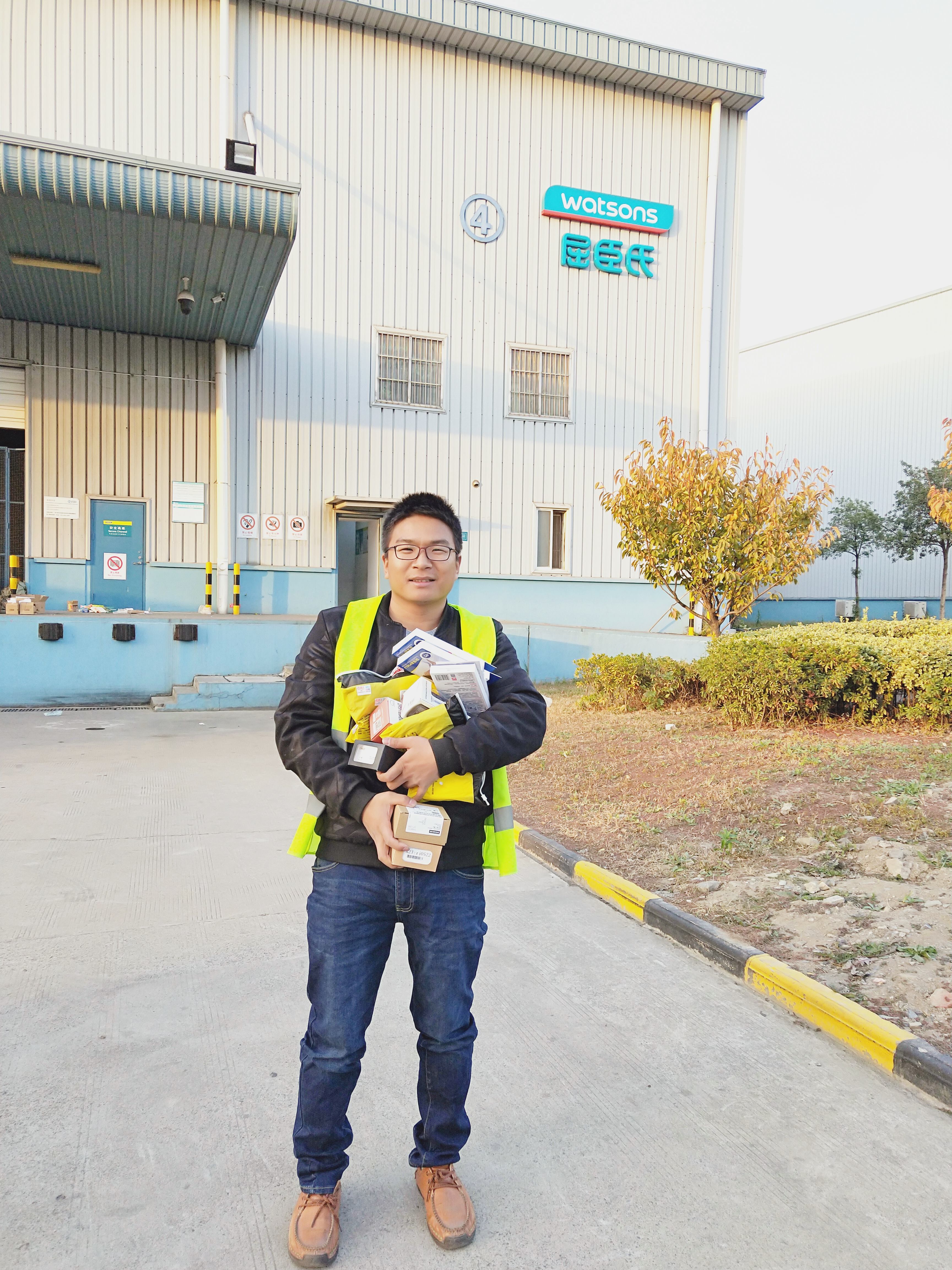 11月中旬，寶開工會組織開展“走一線、送溫暖”關(guān)愛員工暖冬行動。