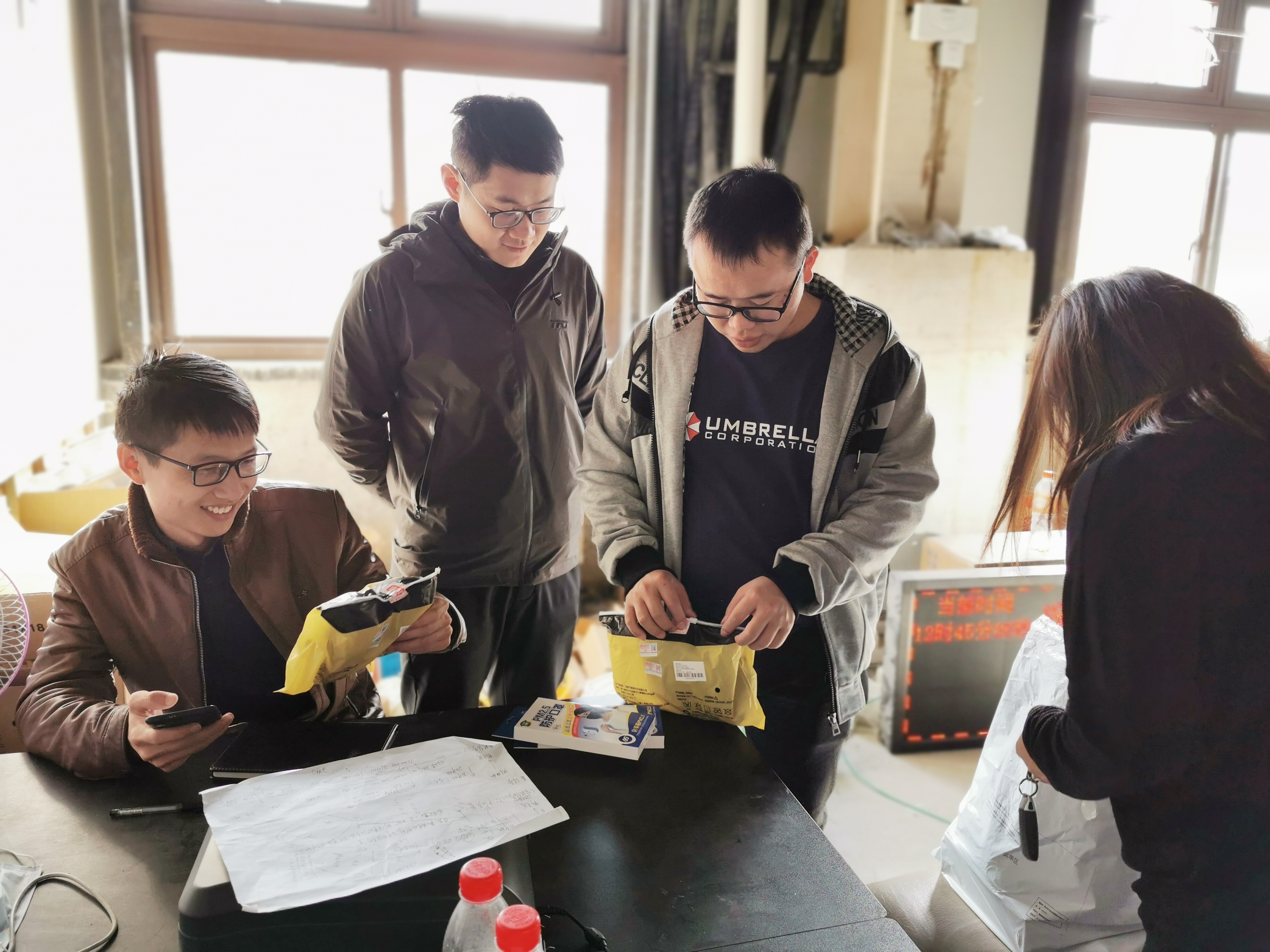 11月中旬，寶開工會組織開展“走一線、送溫暖”關(guān)愛員工暖冬行動。