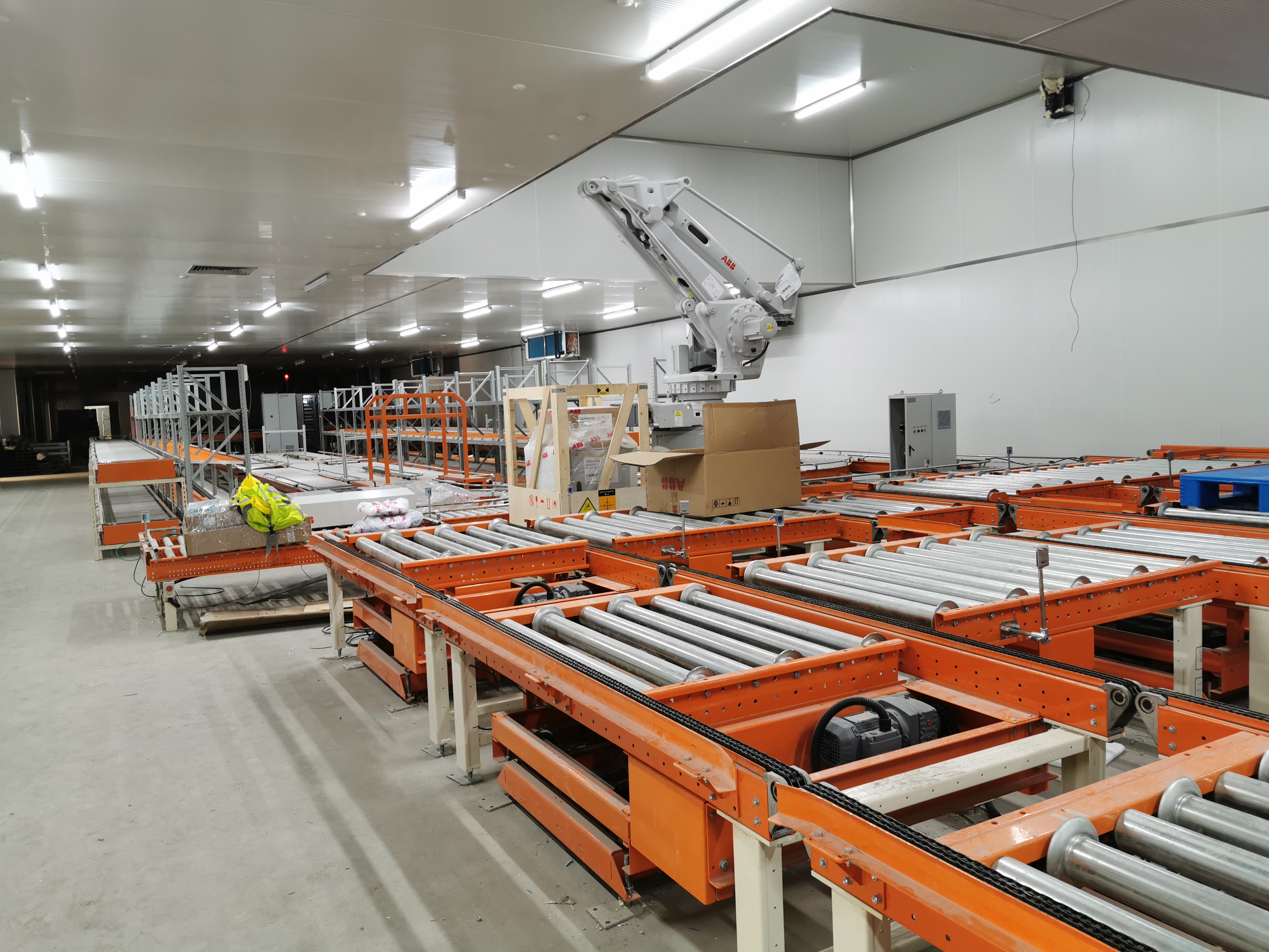 11月中旬，寶開工會組織開展“走一線、送溫暖”關(guān)愛員工暖冬行動。