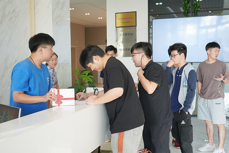 月圓中秋 · 集體慶生 | 溫馨九月，迎佳節(jié)，賀生辰，共團(tuán)圓！